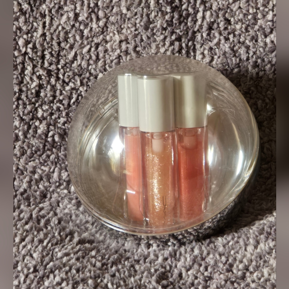 SOLD-LE Mac Dazzlesphere Coral Ornament